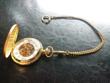 Selva -goldige Metall